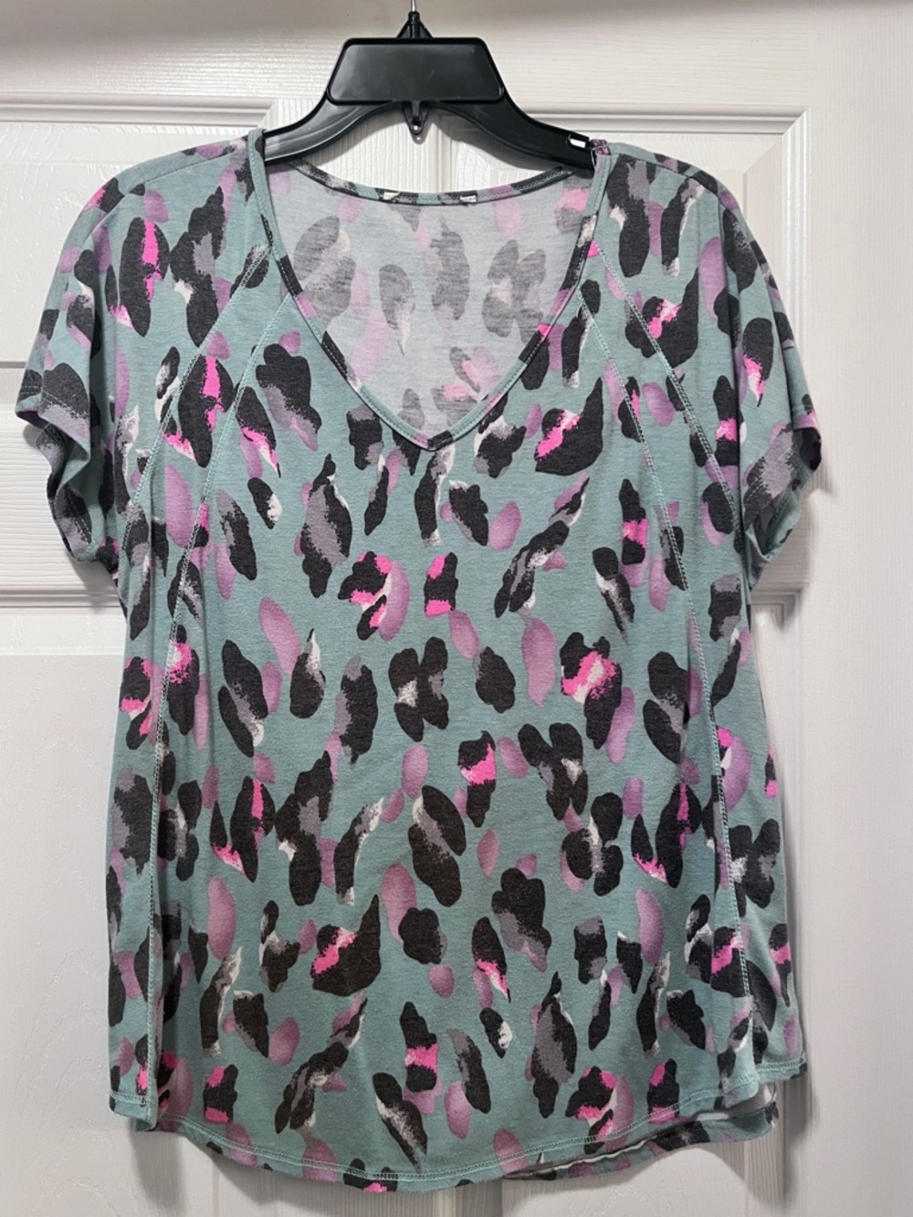 Women’s V-Neck Short Sleeve Top - Mint with Pink & Black Print